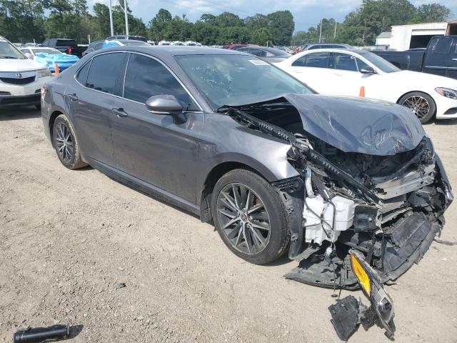 4T1T11AK0MU427950 - 2021 TOYOTA CAMRY SE GRAY photo 4