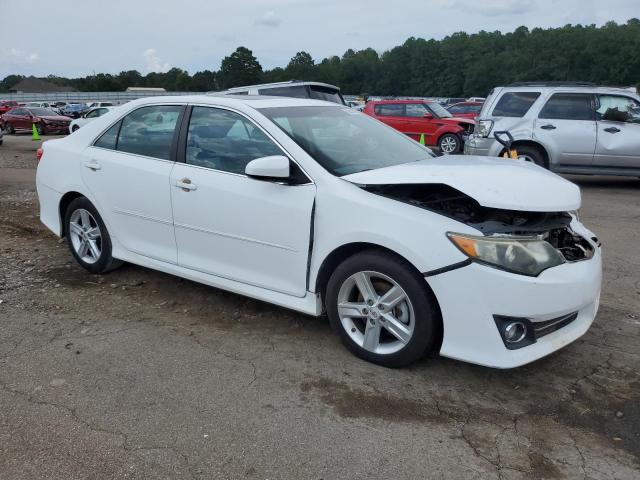4T1BF1FK7DU658026 - 2013 TOYOTA CAMRY L WHITE photo 4