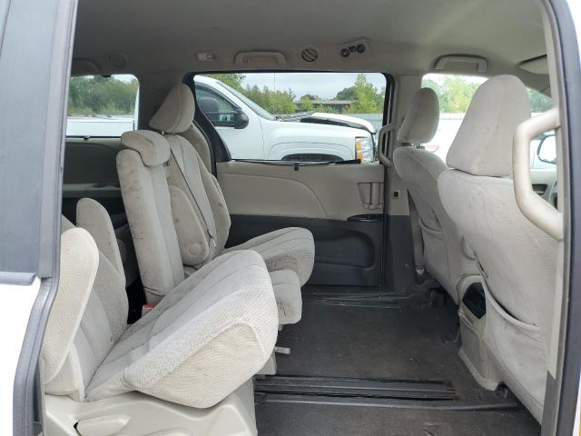 5TDKK3DC3BS017352 - 2011 TOYOTA SIENNA LE WHITE photo 11