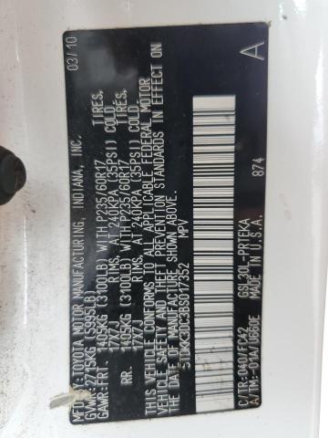 5TDKK3DC3BS017352 - 2011 TOYOTA SIENNA LE WHITE photo 13