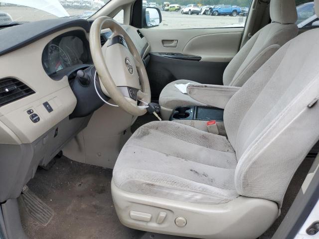 5TDKK3DC3BS017352 - 2011 TOYOTA SIENNA LE WHITE photo 7