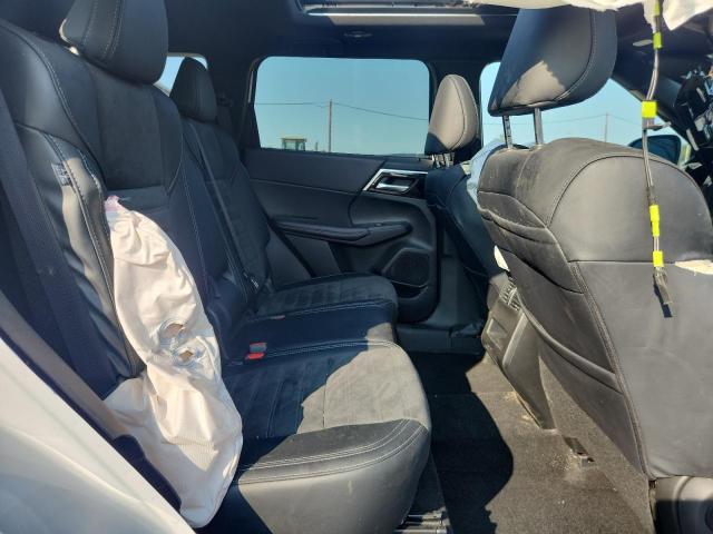 JA4J3VA83RZ071547 - 2024 MITSUBISHI OUTLANDER SE WHITE photo 11
