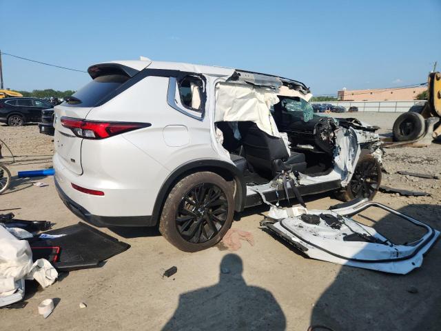 JA4J3VA83RZ071547 - 2024 MITSUBISHI OUTLANDER SE WHITE photo 3