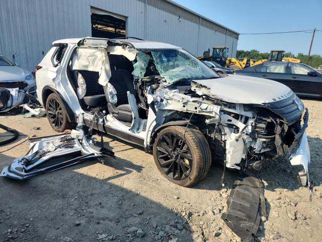 JA4J3VA83RZ071547 - 2024 MITSUBISHI OUTLANDER SE WHITE photo 4
