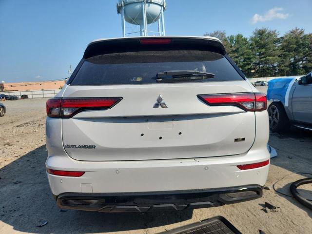 JA4J3VA83RZ071547 - 2024 MITSUBISHI OUTLANDER SE WHITE photo 6
