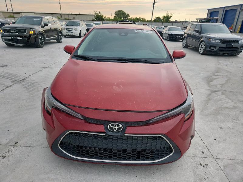 5YFEPMAE5MP255001 - 2021 TOYOTA COROLLA LE Rot Foto 5