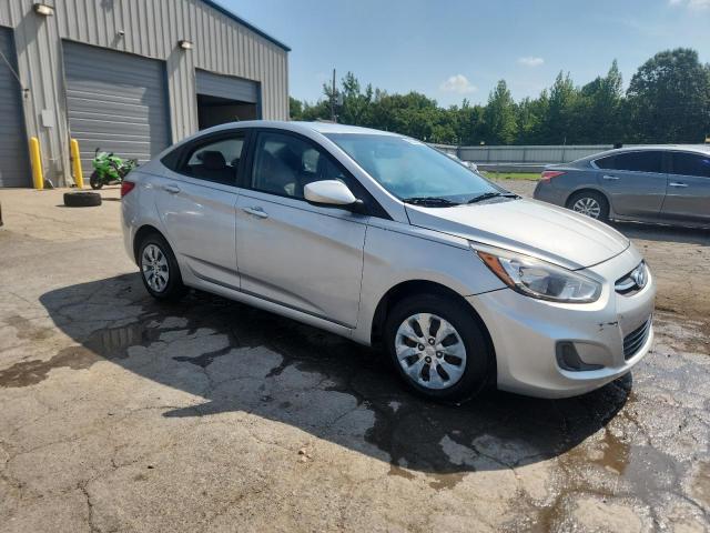 KMHCT4AE6GU960864 - 2016 HYUNDAI ACCENT SE SILVER photo 4