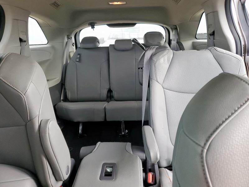 5TDYRKEC7MS074770 - 2021 TOYOTA SIENNA XLE رمادي صورة 10