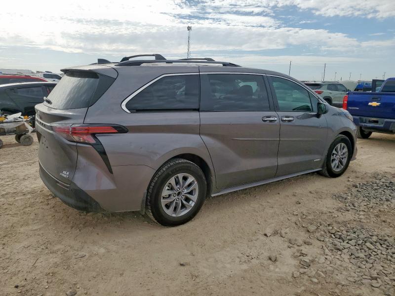 5TDYRKEC7MS074770 - 2021 TOYOTA SIENNA XLE رمادي صورة 3