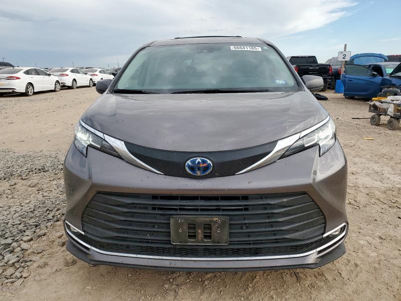 5TDYRKEC7MS074770 - 2021 TOYOTA SIENNA XLE رمادي صورة 5