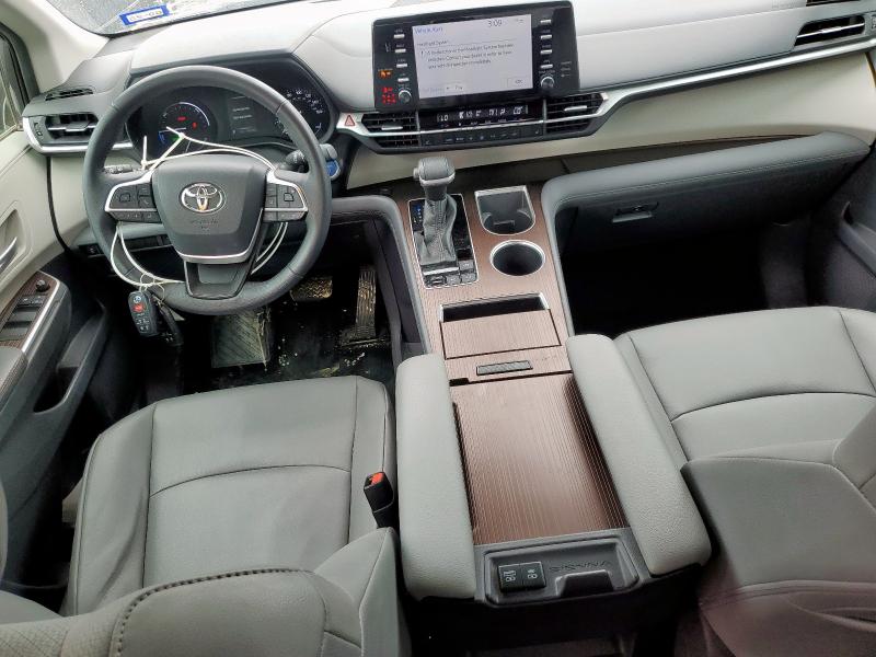 5TDYRKEC7MS074770 - 2021 TOYOTA SIENNA XLE رمادي صورة 8