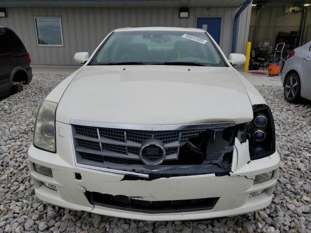 1G6DK67V680204588 - 2008 CADILLAC STS WHITE photo 5