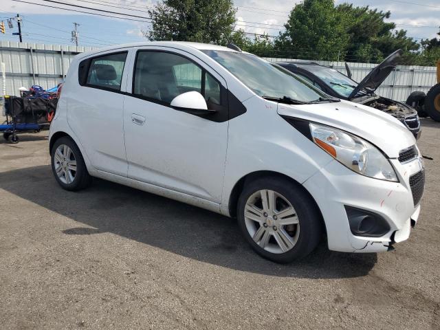 KL8CD6S9XFC746875 - 2015 CHEVROLET SPARK 1LT WHITE photo 4