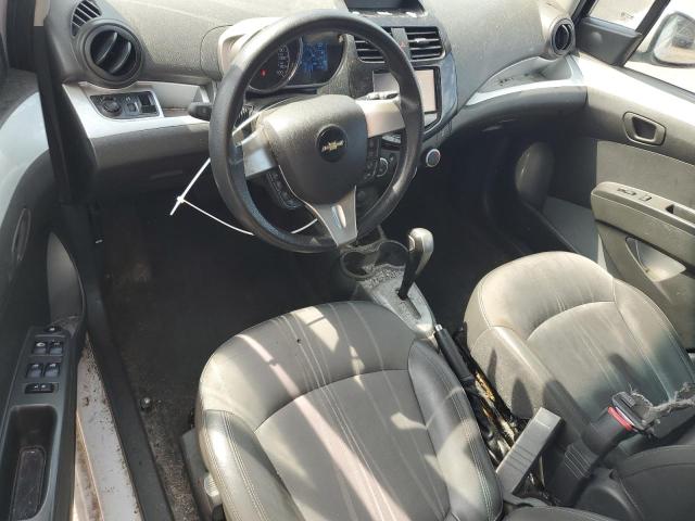 KL8CD6S9XFC746875 - 2015 CHEVROLET SPARK 1LT WHITE photo 8