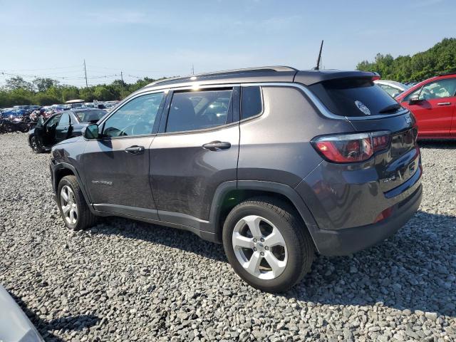 3C4NJDBB6JT153222 - 2018 JEEP COMPASS LATITUDE Մոխրագույն լուսանկար 2