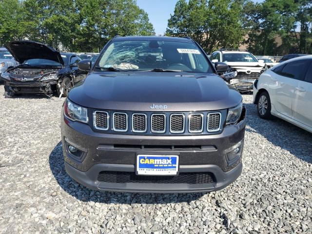 3C4NJDBB6JT153222 - 2018 JEEP COMPASS LATITUDE Մոխրագույն լուսանկար 5