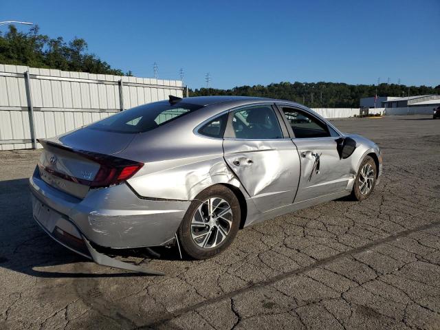 KMHL24JJ8NA037509 - 2022 HYUNDAI SONATA HYBRID SILVER photo 3