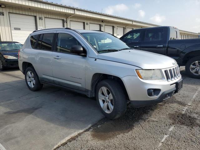 1J4NF1FB6BD231851 - 2011 JEEP COMPASS SPORT 银色 照片 4