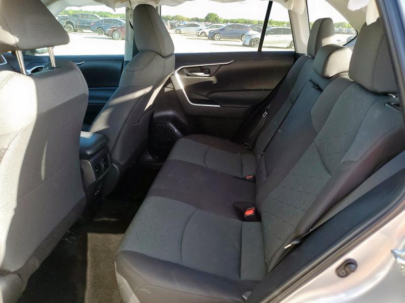 2T3W1RFV9RC263645 - 2024 TOYOTA RAV4 XLE 银色 照片 11