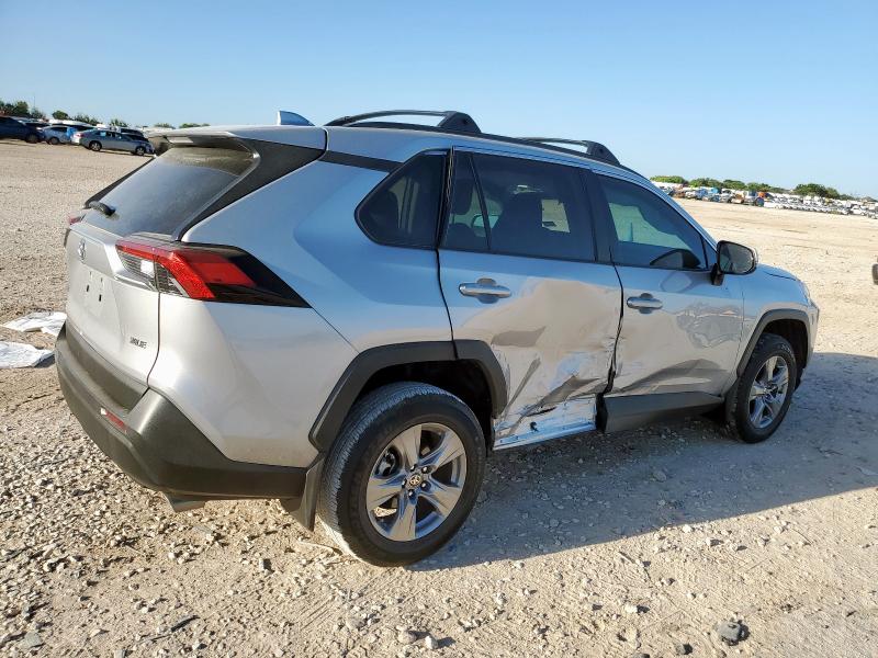 2T3W1RFV9RC263645 - 2024 TOYOTA RAV4 XLE 银色 照片 3