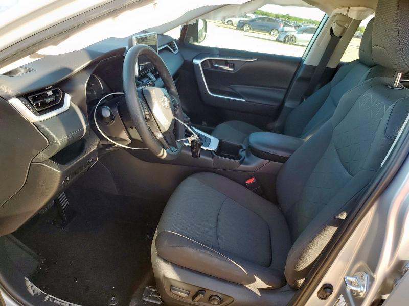 2T3W1RFV9RC263645 - 2024 TOYOTA RAV4 XLE 银色 照片 7