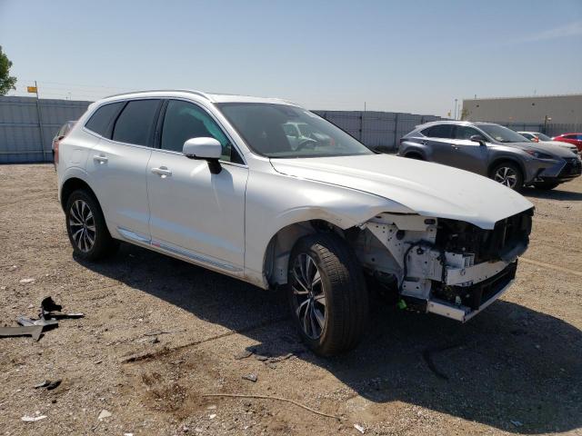 YV4L12RN4P1257958 - 2023 VOLVO XC60 PLUS WHITE photo 4