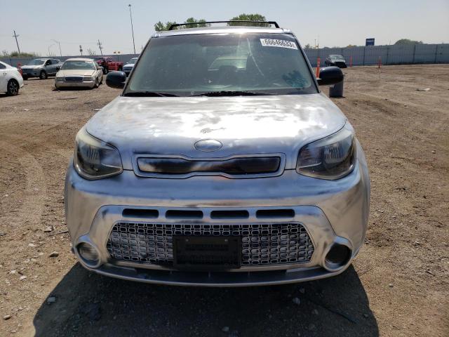 KNDJP3A53F7177282 - 2015 KIA SOUL + SILVER photo 5