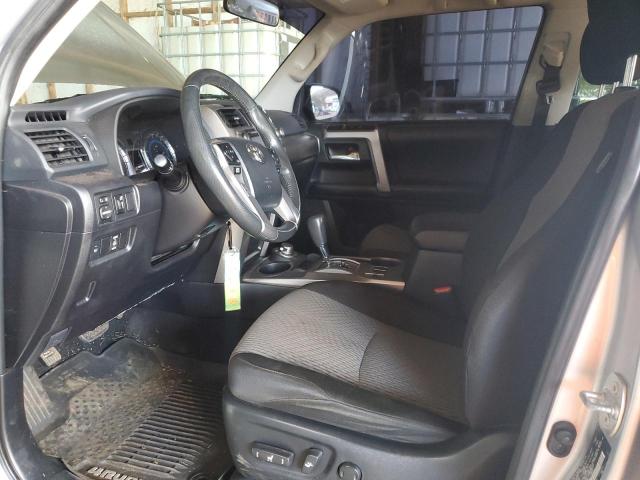 JTEBU5JR2K5655494 - 2019 TOYOTA 4RUNNER SR5/SR5 PREMIUM Srebrny zdjęcie 7