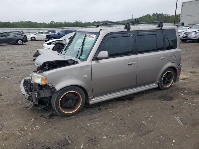 JTLKT324040156731 - 2004 TOYOTA SCION XB SILVER photo 1