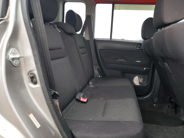 JTLKT324040156731 - 2004 TOYOTA SCION XB SILVER photo 10
