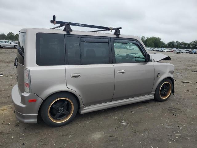 JTLKT324040156731 - 2004 TOYOTA SCION XB SILVER photo 3