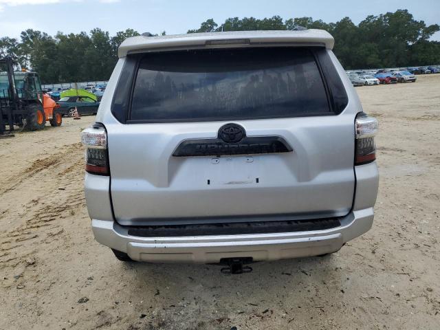 JTEBU5JR6L5737925 - 2020 TOYOTA 4RUNNER SR5/SR5 PREMIUM 银色 照片 6