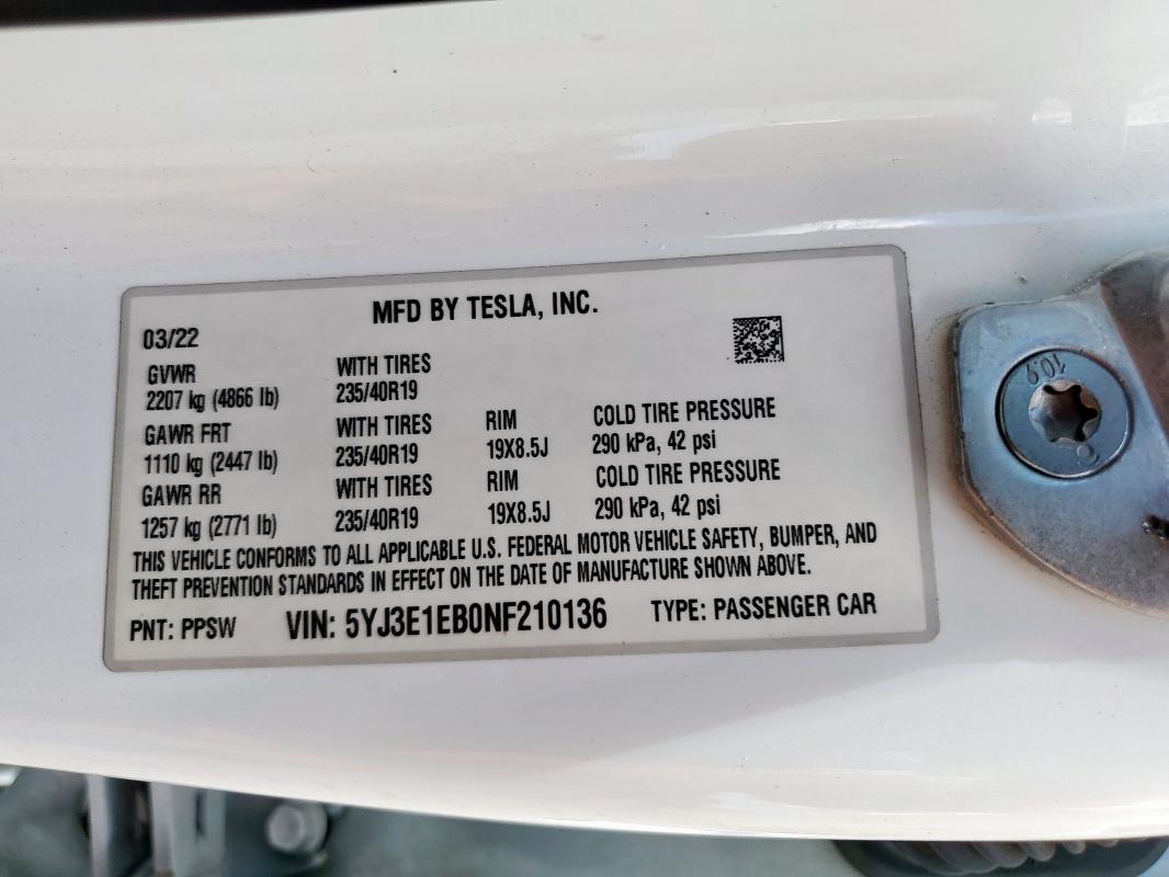 5YJ3E1EB0NF210136 - 2022 TESLA MODEL 3 白色 照片 12