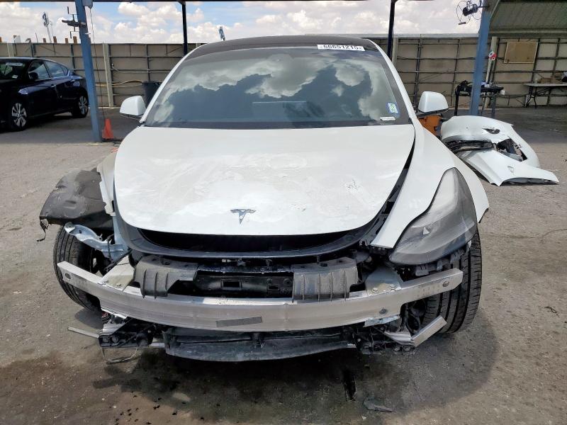 5YJ3E1EB0NF210136 - 2022 TESLA MODEL 3 白色 照片 5