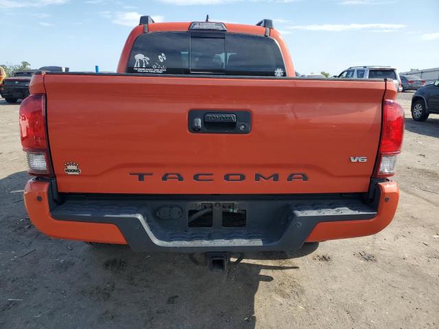 5TFCZ5AN2JX152834 - 2018 TOYOTA TACOMA DOUBLE CAB ORANGE photo 6