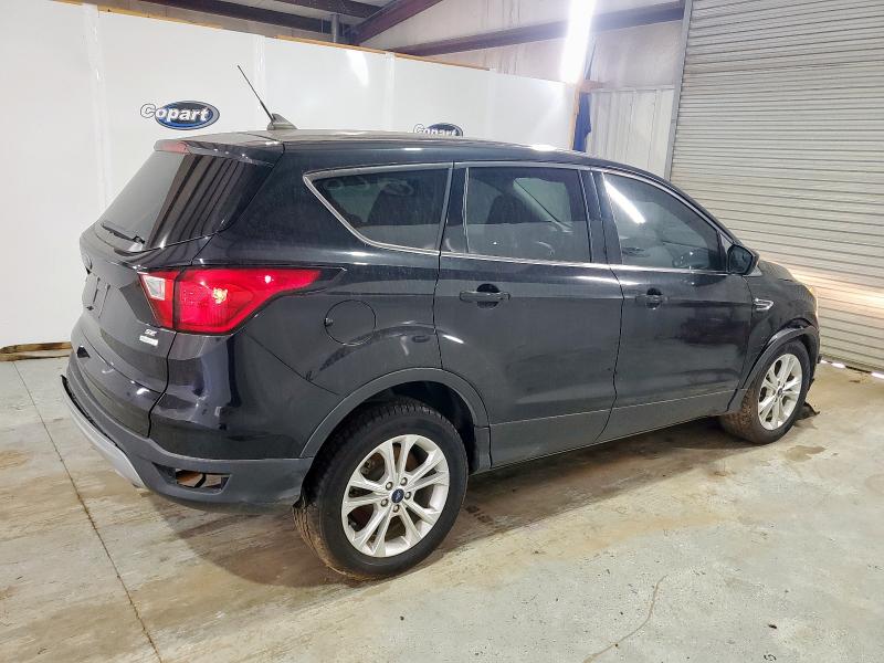 1FMCU0GD7KUB06768 - 2019 FORD ESCAPE SE Siyah fotoğraf 3
