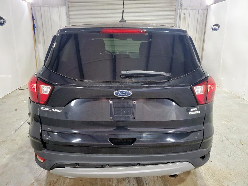 1FMCU0GD7KUB06768 - 2019 FORD ESCAPE SE Siyah fotoğraf 6