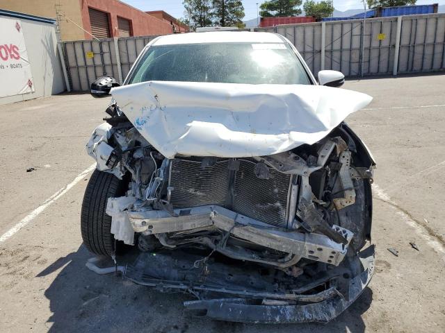 5TDZARFH1KS054462 - 2019 TOYOTA HIGHLANDER LE WHITE photo 5