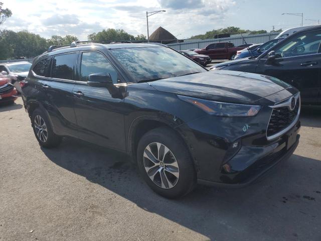 5TDHZRBH4NS581877 - 2022 TOYOTA HIGHLANDER XLE BLACK photo 4