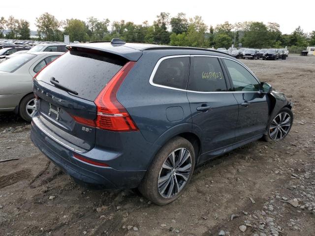 YV4L12RK9N1982135 - 2022 VOLVO XC60 B5 MOMENTUM BLUE photo 3