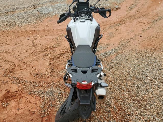 WB10K5302R6K26051 - 2024 BMW F800 GS WHITE photo 6