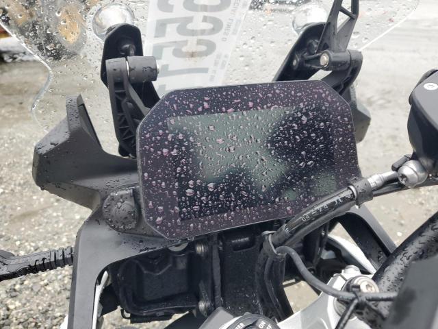 WB10K5302R6K26051 - 2024 BMW F800 GS WHITE photo 7