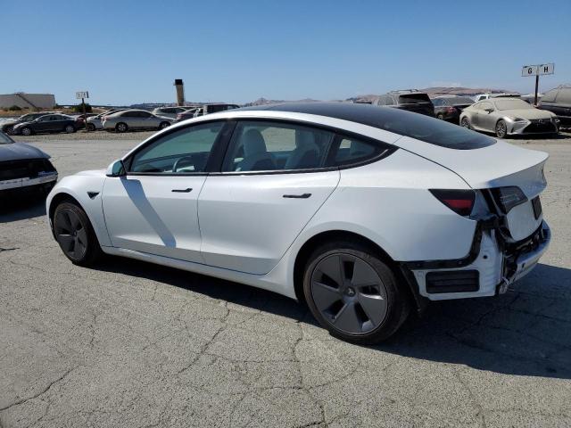 5YJ3E1EA5NF153262 - 2022 TESLA MODEL 3 WHITE photo 2