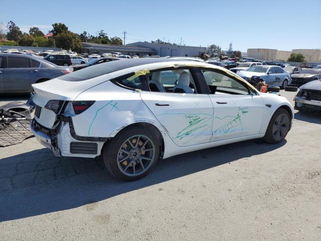 5YJ3E1EA5NF153262 - 2022 TESLA MODEL 3 WHITE photo 3