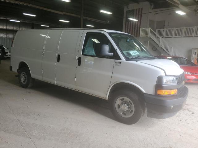 1GCWGBFP7N1233848 - 2022 CHEVROLET EXPRESS G2 WHITE photo 4