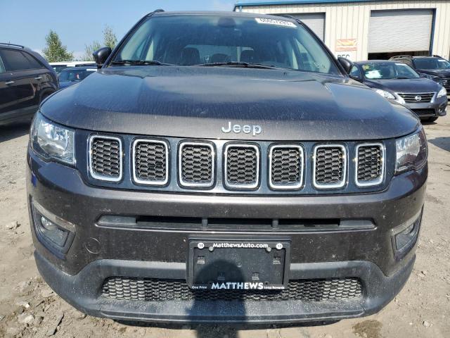 3C4NJDBB4JT108036 - 2018 JEEP COMPASS LATITUDE GRAY photo 5