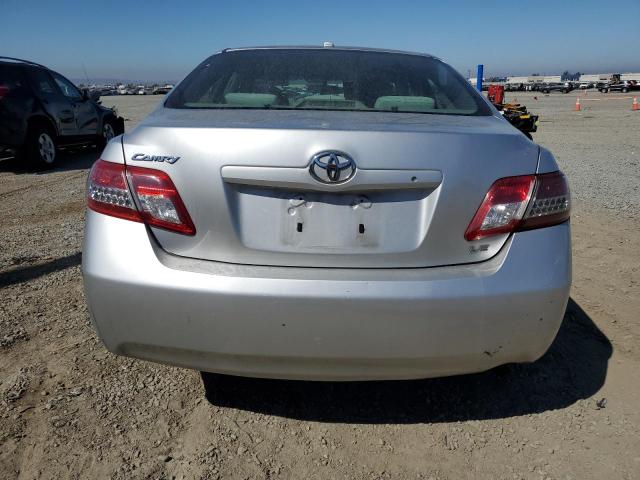 4T1BF3EKXAU093280 - 2010 TOYOTA CAMRY BASE Күміс фото 6