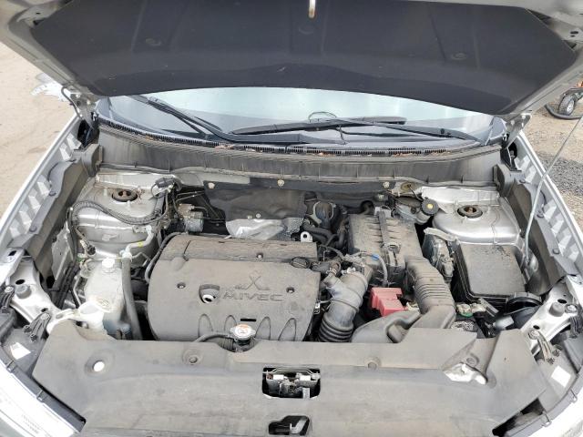 JA4AR3AU6KU023298 - 2019 MITSUBISHI OUTLANDER ES SILVER photo 11