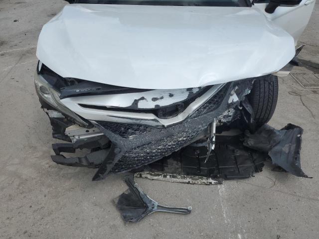 4T1B61HK1KU220130 - 2019 TOYOTA CAMRY XSE თეთრი ფოტო 11