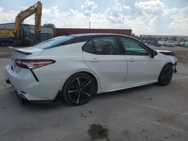 4T1B61HK1KU220130 - 2019 TOYOTA CAMRY XSE თეთრი ფოტო 3